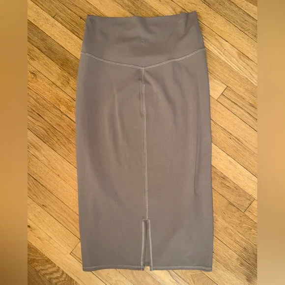 NWOT Lululemon Nulu Slim-Fit High-Rise Skirt in Taupetastic - Picture 6 of 9